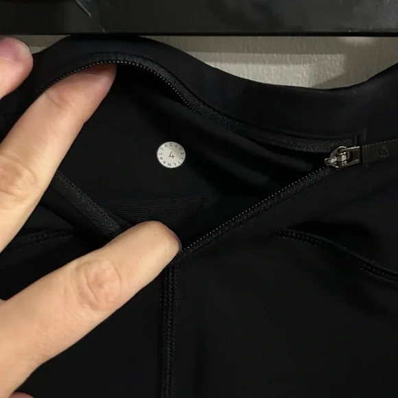Lululemon cropped 19” Black High-Waisted Leggings - Picture 3 of 5